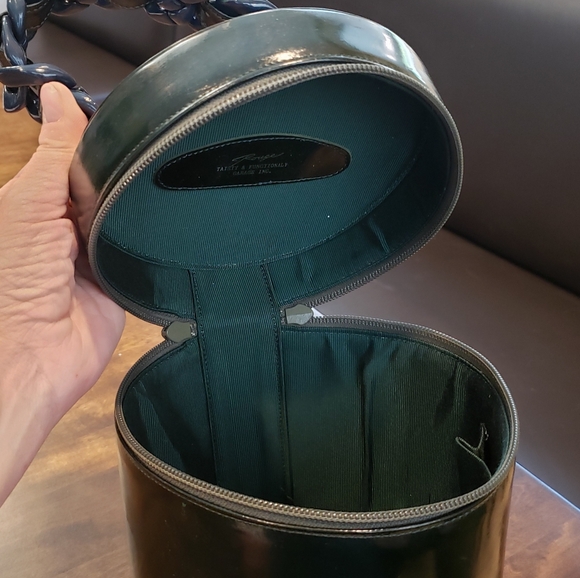 Vintage Dark Green Round Zipped Handled Case 6.5" x 6.5" - Picture 4 of 5